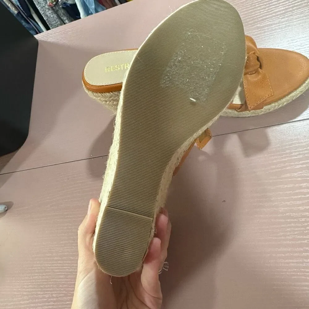 Restricted Brown wedge Bow Sandals